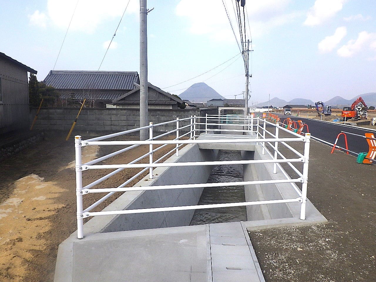 （通学路緊急対策事業）県道岡田丸亀線（岡田西工区）交通安全施設整備工事（第２工区）/重成土建